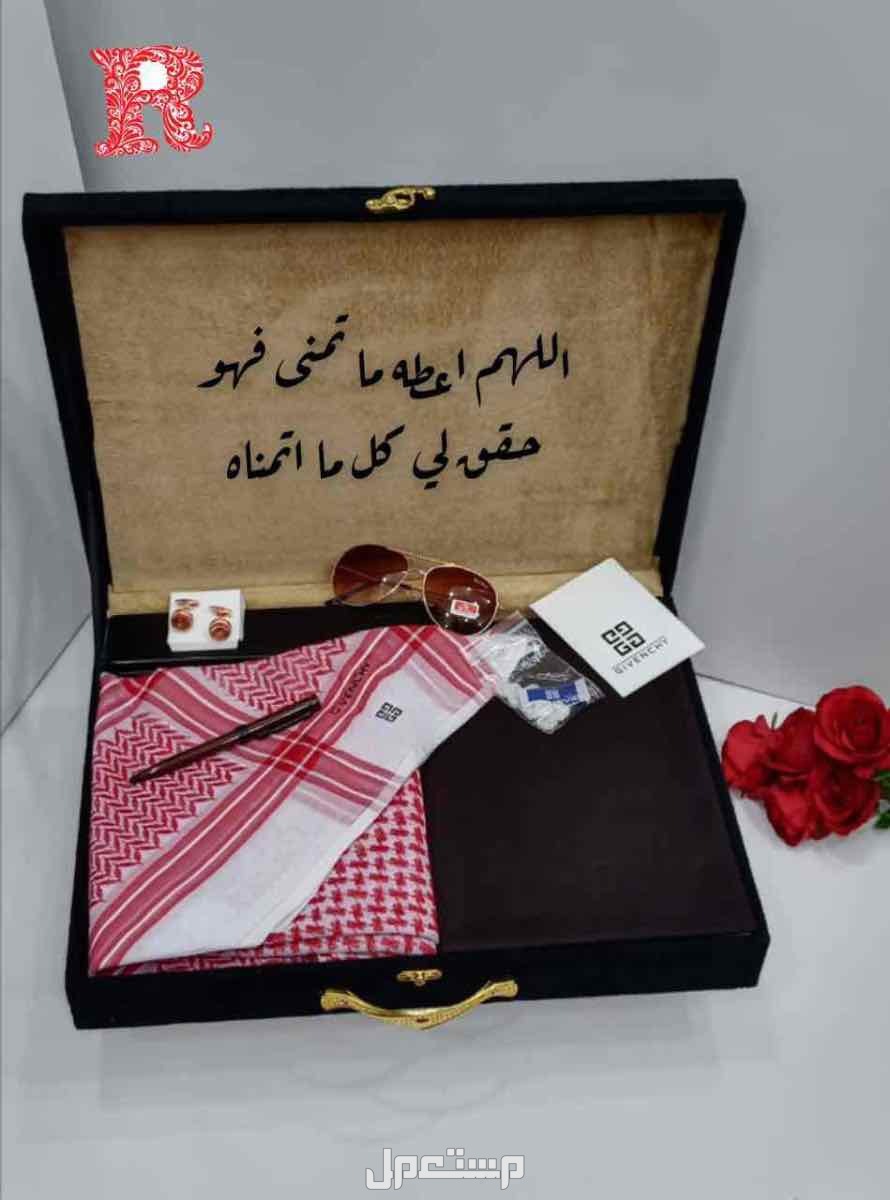 🌹عروضنا مستمره 🌹 عرضنا اليوم  🌹طقم رجالي يتكون من 🌹قماش شتوي ماركة جفنشي 🌹مقاس القطعه 3متروربع 🌹ثمانية ازارير بإسم الماركه 🌹لوجو الماركه رقبه وجيب 🌹شماغ بنفس الماركة 🌹