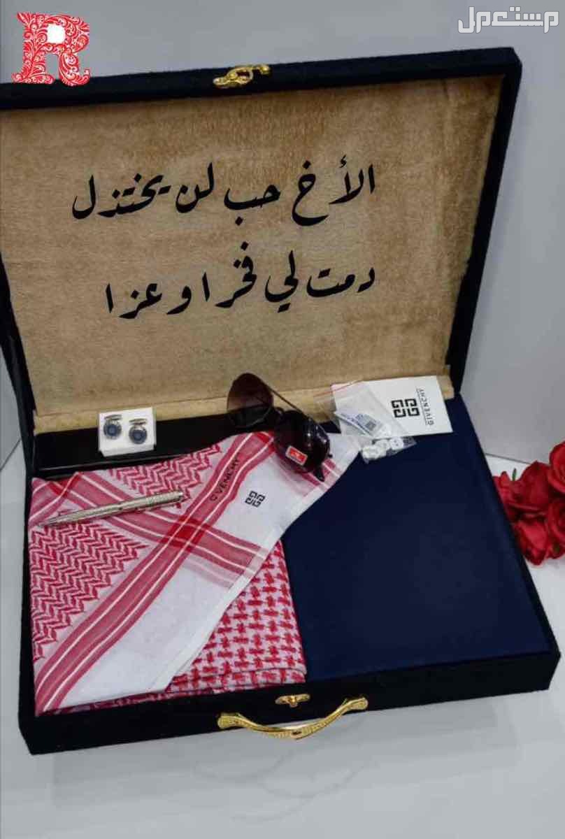 🌹عروضنا مستمره 🌹 عرضنا اليوم  🌹طقم رجالي يتكون من 🌹قماش شتوي ماركة جفنشي 🌹مقاس القطعه 3متروربع 🌹ثمانية ازارير بإسم الماركه 🌹لوجو الماركه رقبه وجيب 🌹شماغ بنفس الماركة 🌹