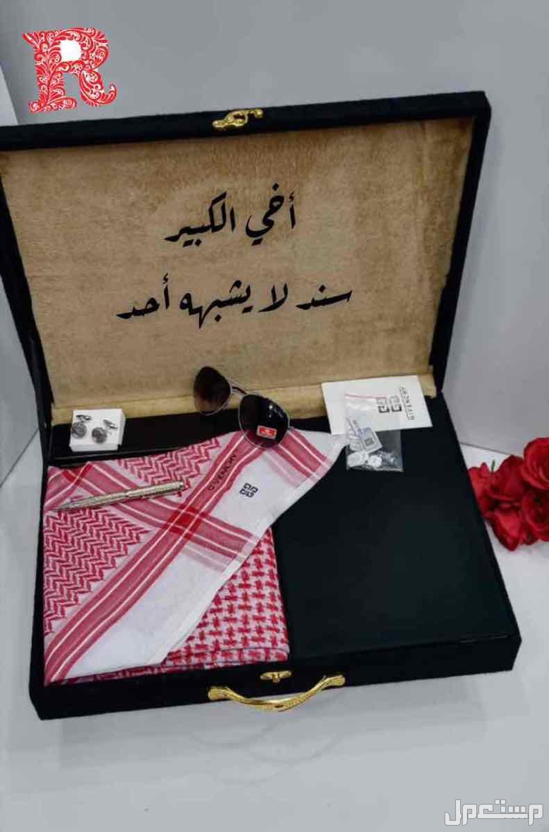 🌹عروضنا مستمره 🌹 عرضنا اليوم  🌹طقم رجالي يتكون من 🌹قماش شتوي ماركة جفنشي 🌹مقاس القطعه 3متروربع 🌹ثمانية ازارير بإسم الماركه 🌹لوجو الماركه رقبه وجيب 🌹شماغ بنفس الماركة 🌹