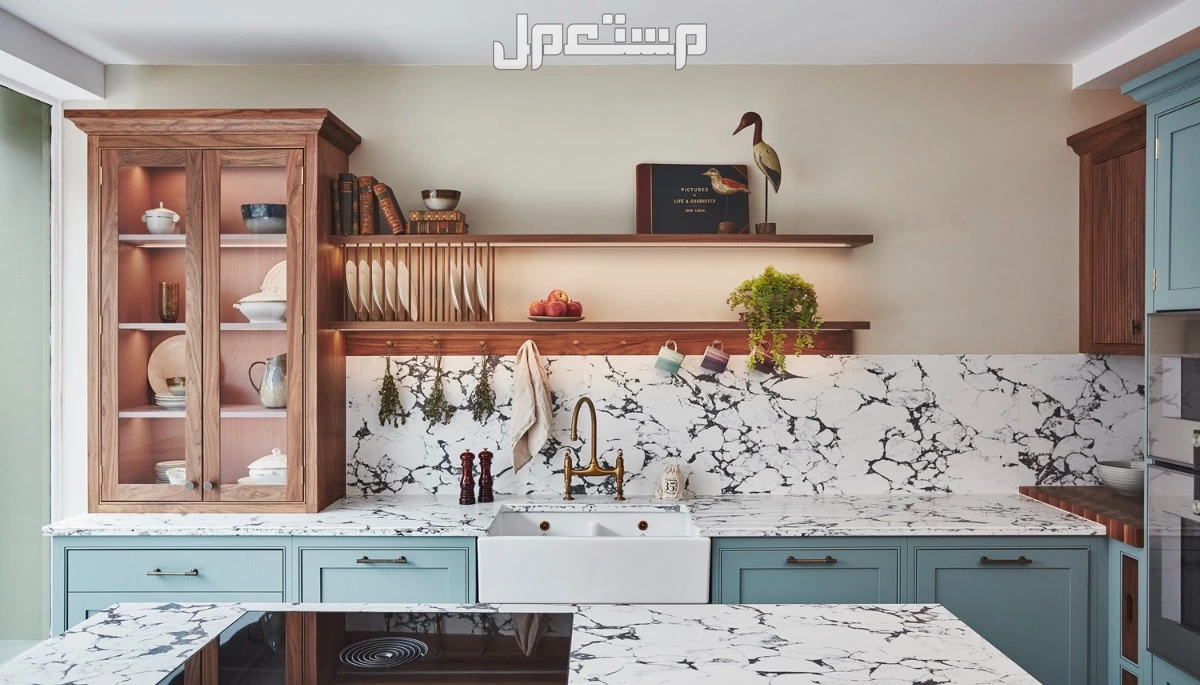 قائمة أجمل موديلات المطابخ 2025 العصرية بالصور أسطح العمل المصنوعة من الحجر الطبيعي