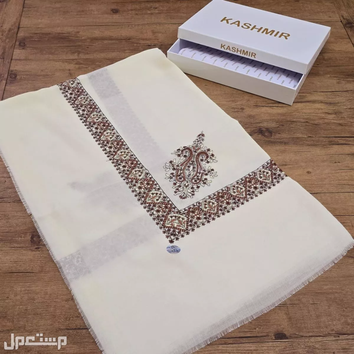 180﷼جديد واكثر اللوان طلباً💫 غتره كشمير الشتويه صوف كشميري  جودة عاليه وخفه في الوزن وتدفئه عاليه  متوفر مقاسات 55/58/60 السعر فقط ب 180ريال🌹 شامل التغليف 🖊️🎁 الشحن من الرياض🚛 في الرياض