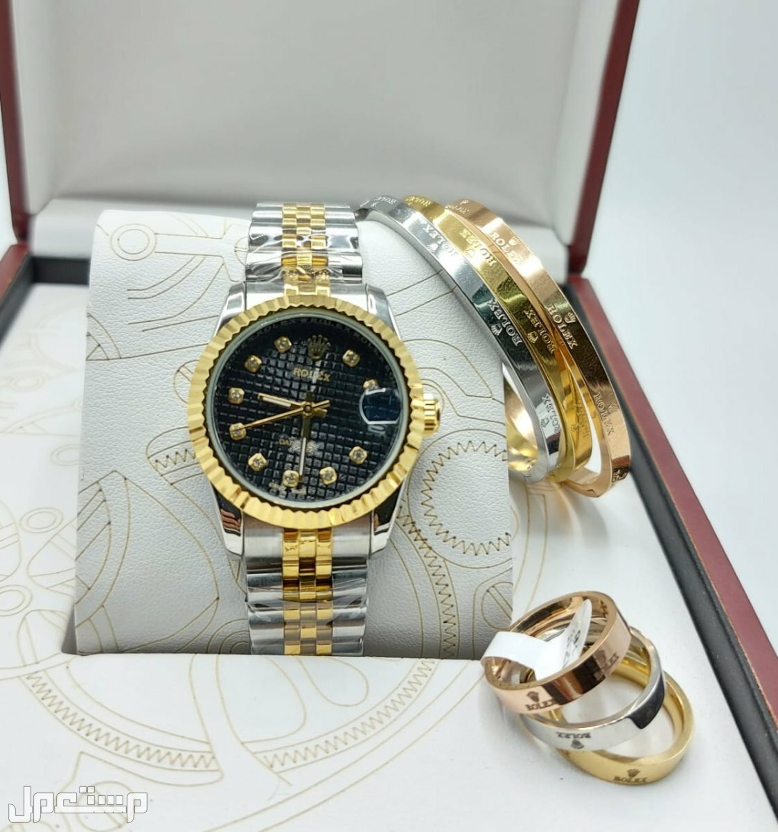 ساعات نسائي رولكس مع الاساور والخواتم جمله وتجزئه لطلب وتساب
0567420275