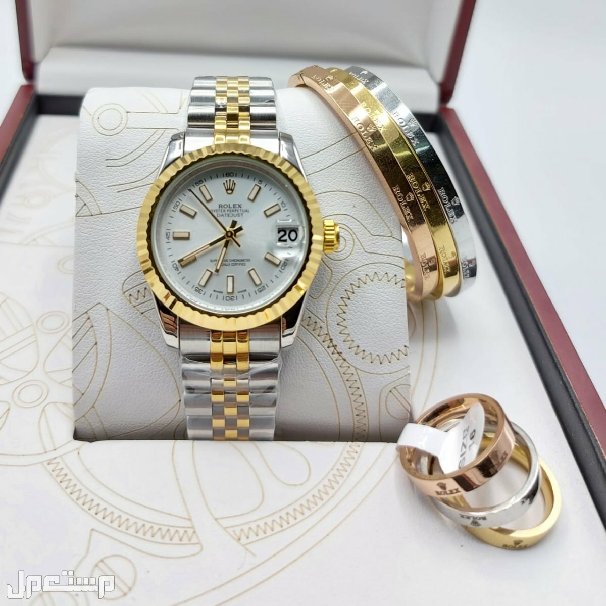 ساعات نسائي رولكس مع الاساور والخواتم جمله وتجزئه لطلب وتساب
0567420275