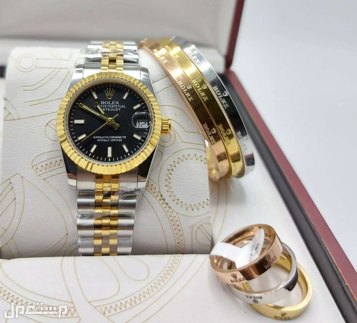 ساعات نسائي رولكس مع الاساور والخواتم جمله وتجزئه لطلب وتساب
0567420275
