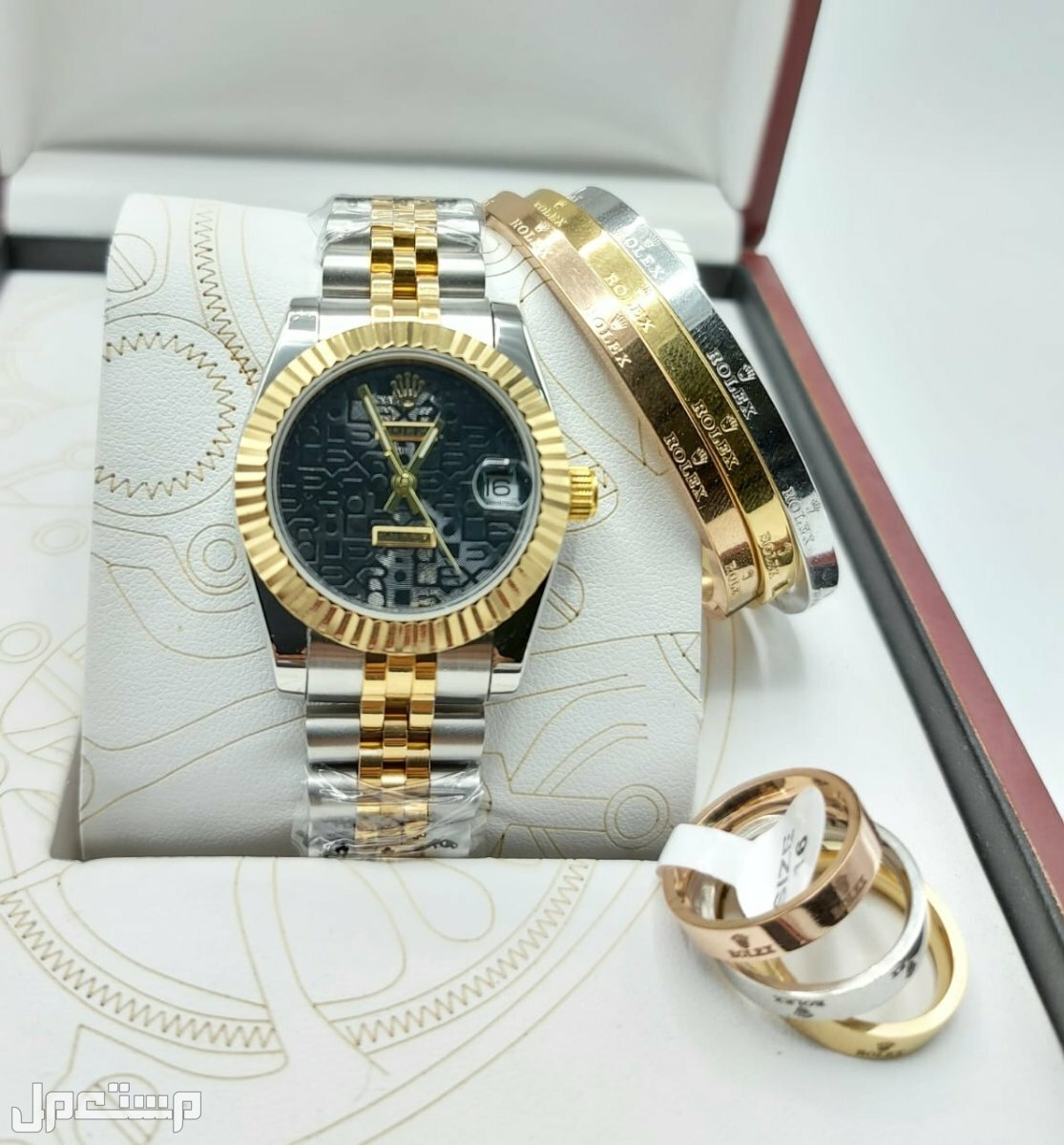 ساعات نسائي رولكس مع الاساور والخواتم جمله وتجزئه لطلب وتساب
0567420275