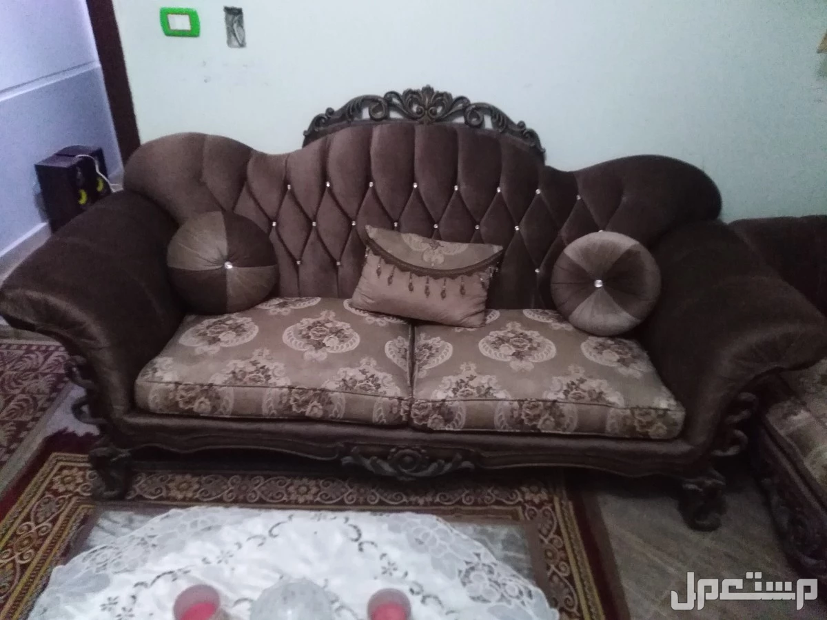 انتريه مكون من اتنين كنبه واتنين فوتيه