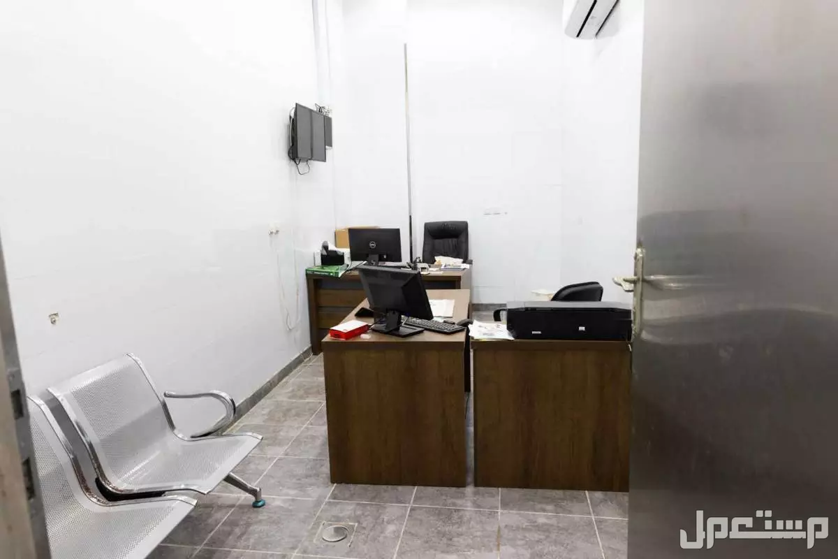 بيع معدات وثلاجات وأجهزة حلويات في ابو عريش بسعر 200 ألف ريال سعودي