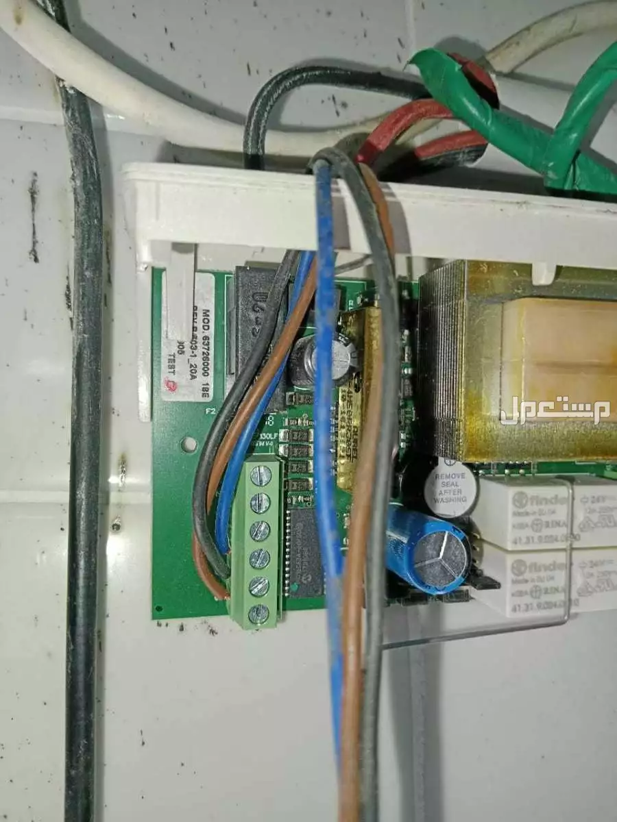 صيانة وتصليح و إصلاح وتركيب جديد لوحة كنترول باب أتوماتيك كارتة باب أتوماتيك من نوع Aprimatic إيطالي الصُنع