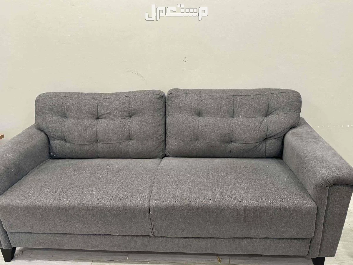 كنب مستخدم من هوم سنتر بحالة جيدة ب 600