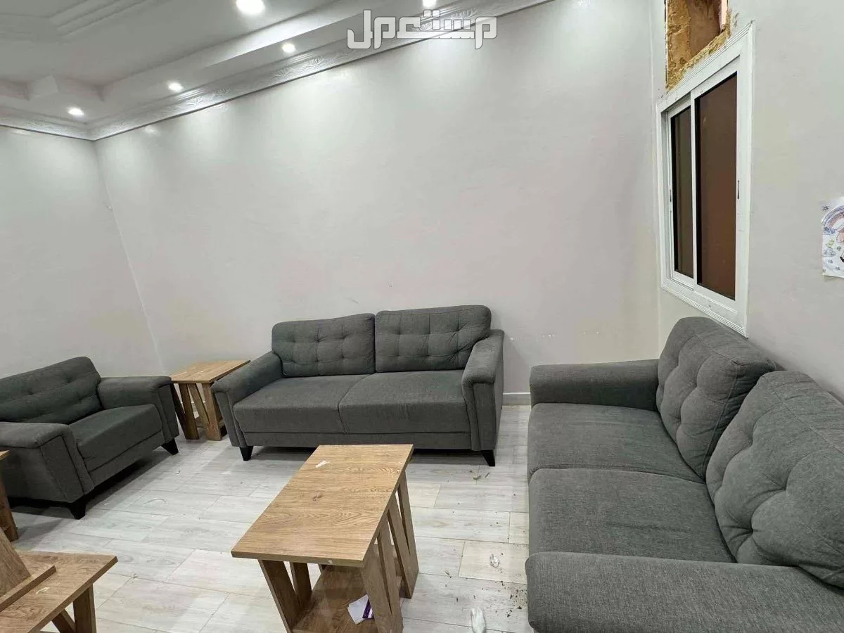 كنب مستخدم من هوم سنتر بحالة جيدة ب 600