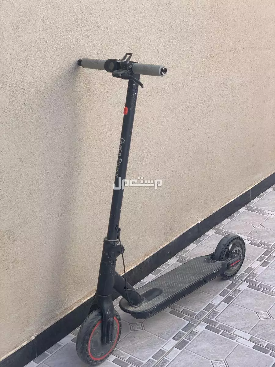 سكوتر كهربائي مستخدم في الرياض بسعر 350 وقابل للمفاوضه