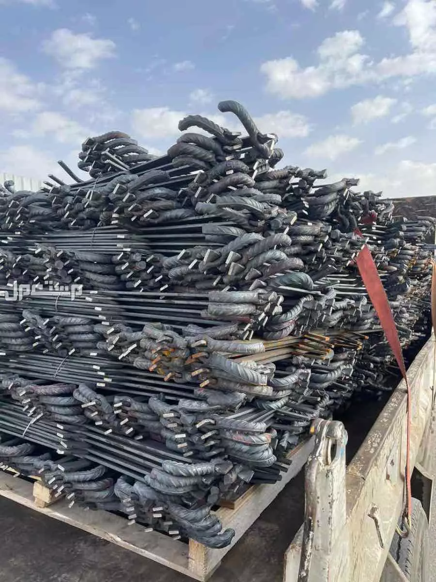 متوفر اخشاب للبيع بجميع انواعه