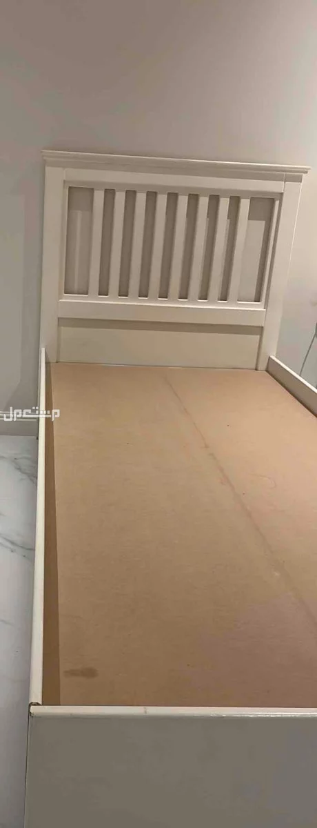 سرير مستعمل مقاس 200 في 120 للبيع في الطائف بسعر 200 ريال سعودي