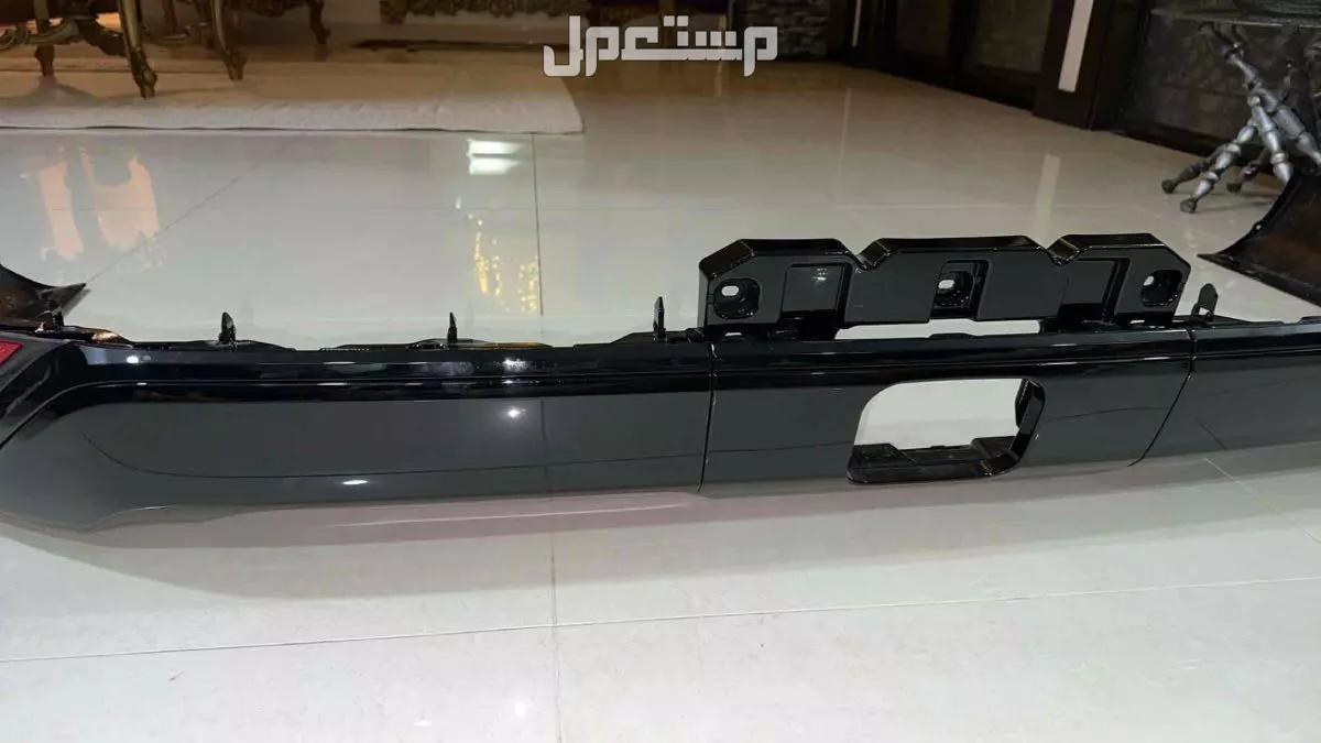 صدامات جي اكس ار 2023 لون اسود