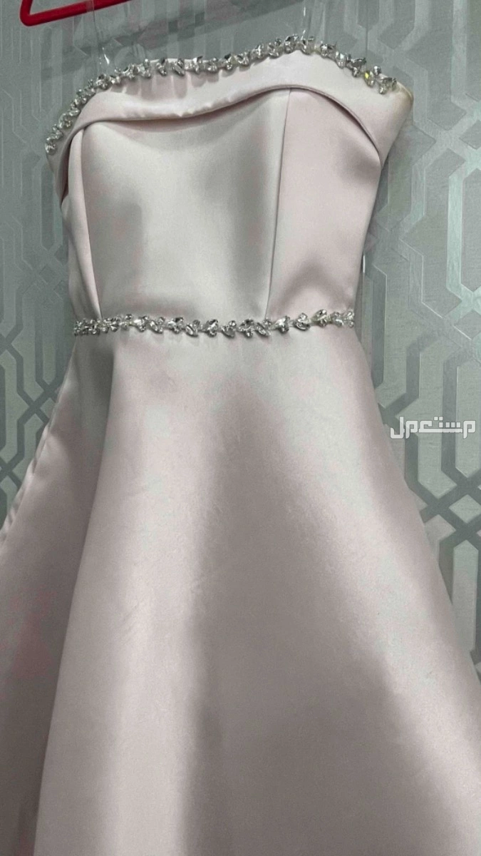 فستان وردي مأخوذ بـ300للبيع240﷼