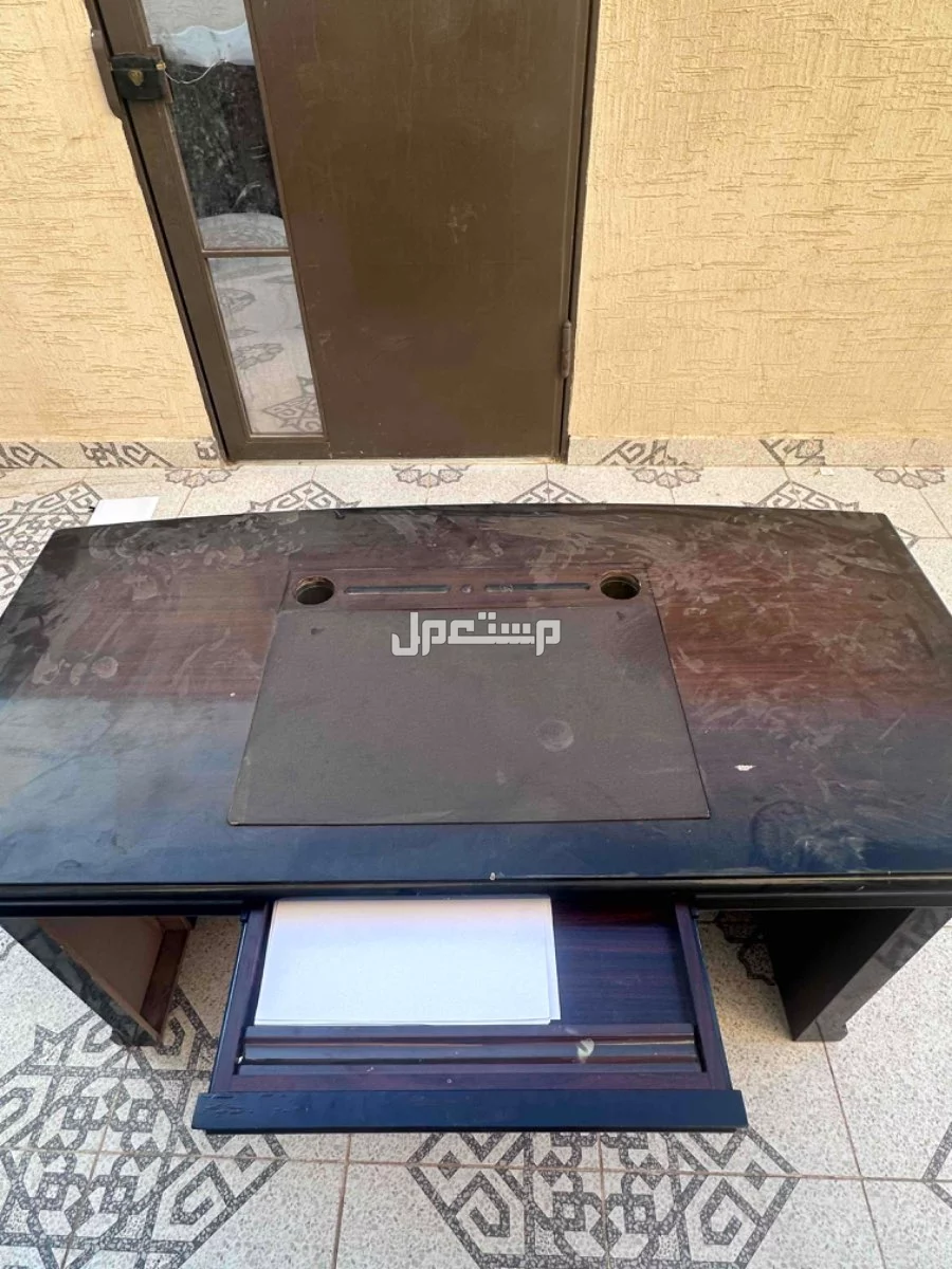 اثاث مكتبي pc مكتبي بموصفات جميله