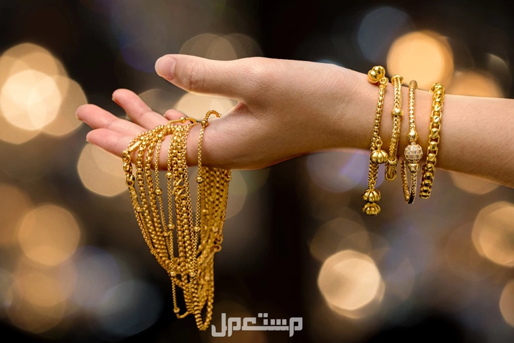 تفسير حلم ارتداء الذهب في المنام للعزباء والمتزوجة تفسير حلم ارتداء الذهب في المنام