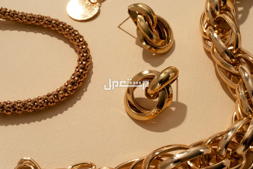 تفسير حلم ارتداء الذهب في المنام للعزباء والمتزوجة حلم ارتداء الذهب في المنام للعزباء والمتزوجة
