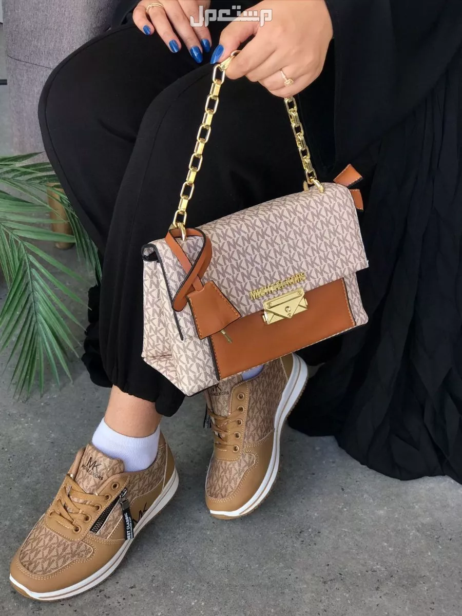 250 ﷼⭐اطقم شنط معاء شوزات⛸️ 👜 🔹ماركه لويس فيتون  🔹ملحقات نفس الصوره 🔹الاكثر طلب✅     السعر : 250﷼ فقط  ___________________ الرياض توصيل فوري  ترقبو جديدنا♻️
