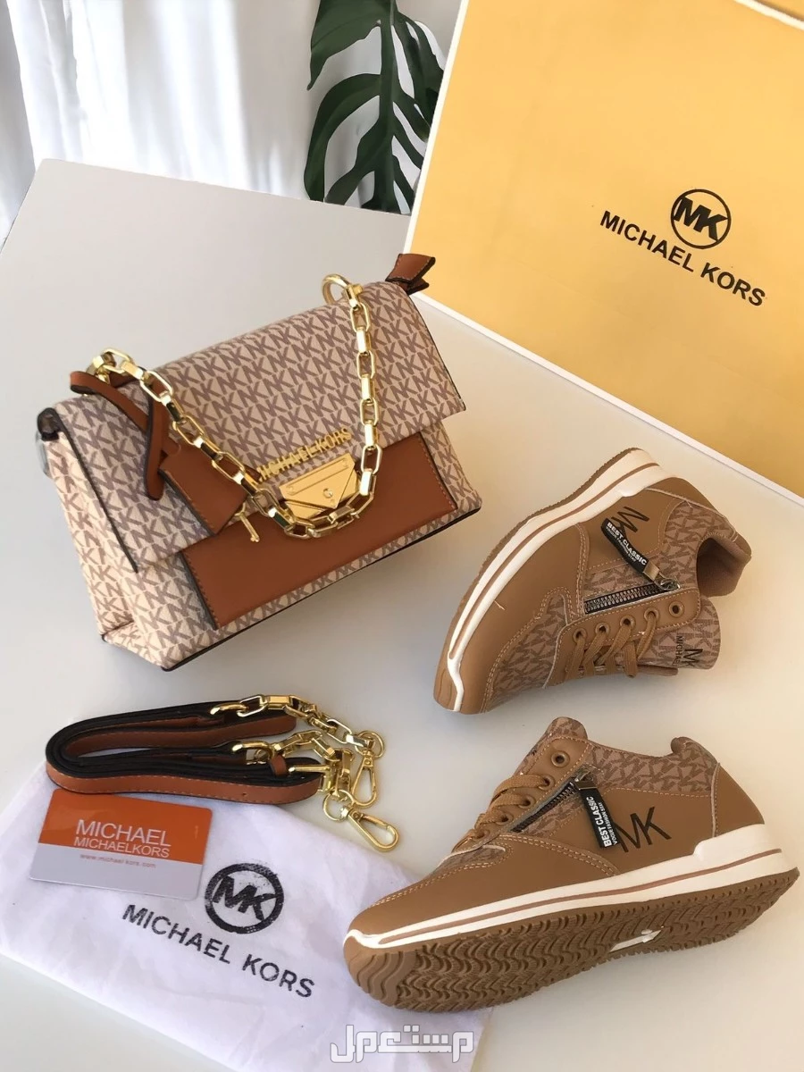 250 ﷼⭐اطقم شنط معاء شوزات⛸️ 👜 🔹ماركه لويس فيتون  🔹ملحقات نفس الصوره 🔹الاكثر طلب✅     السعر : 250﷼ فقط  ___________________ الرياض توصيل فوري  ترقبو جديدنا♻️