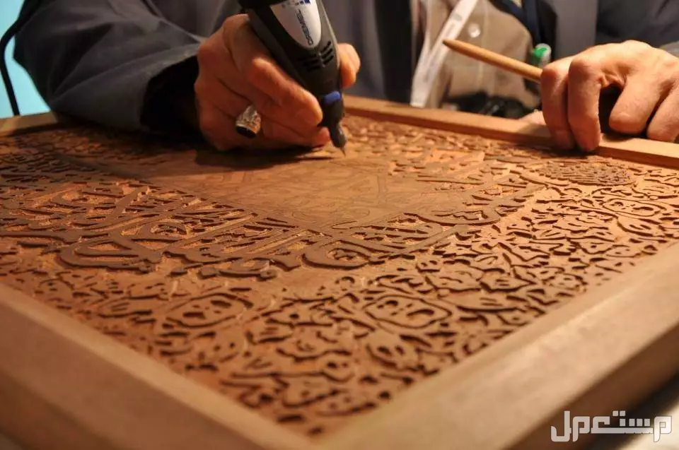 أهم مظاهر الاحتفال باليوم العالمي للفن الاسلامي 2024 النقش على الخشب فن اسلامي في مصر