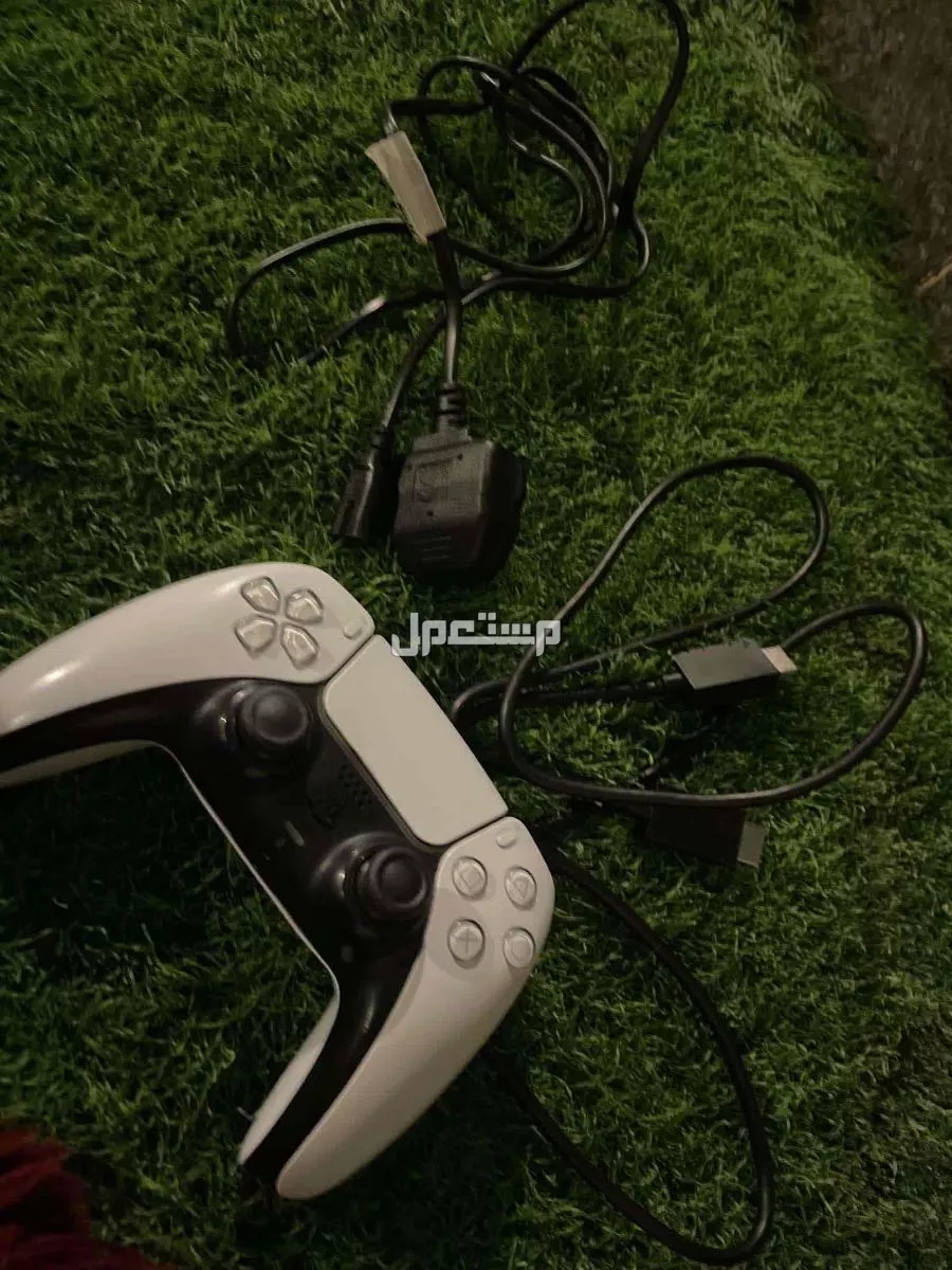 جهاز بلايستيشن 5  آخو الجديد نضيف ببريده