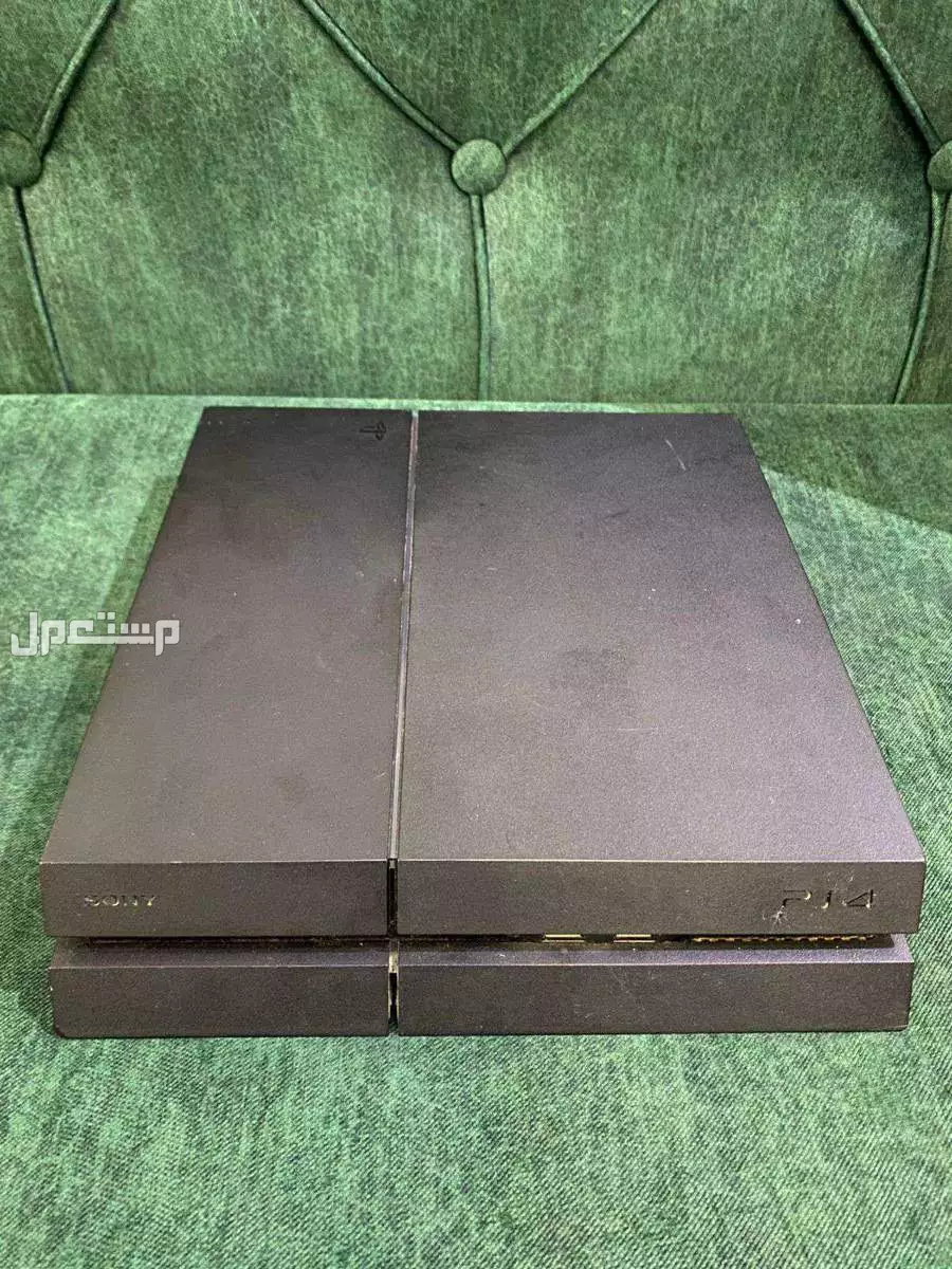سوني 4  معه يد و سماعه نظيف على الشرط   في المدينة المنورة بسعر 800 ريال سعودي