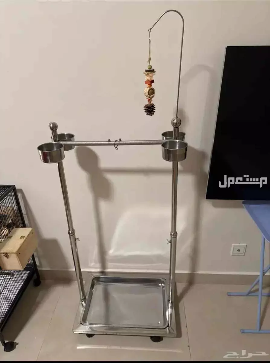 ستاند للطيور الكبيره  بسعر 185 ريال سعودي