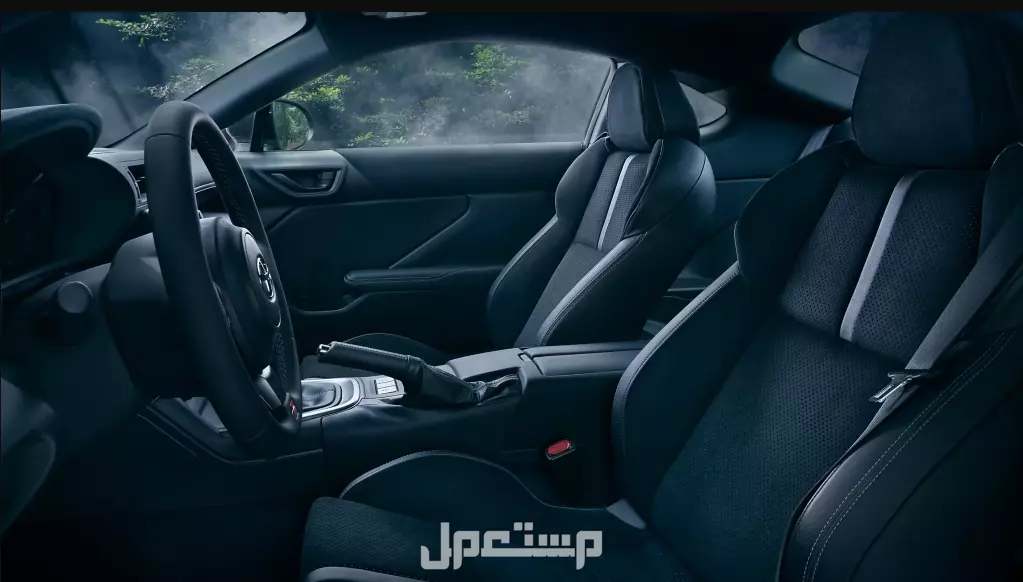 جميع فئات تويوتا GR86 2025.. المواصفات والأسعار والمزايا والعيوب مقاعد رياضية في تويوتا 86 2025