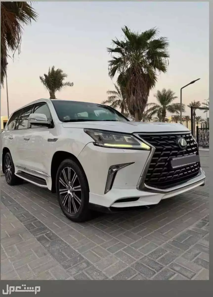 لكزس LX 2017 في جيزان بسعر 220 ألف ريال سعودي