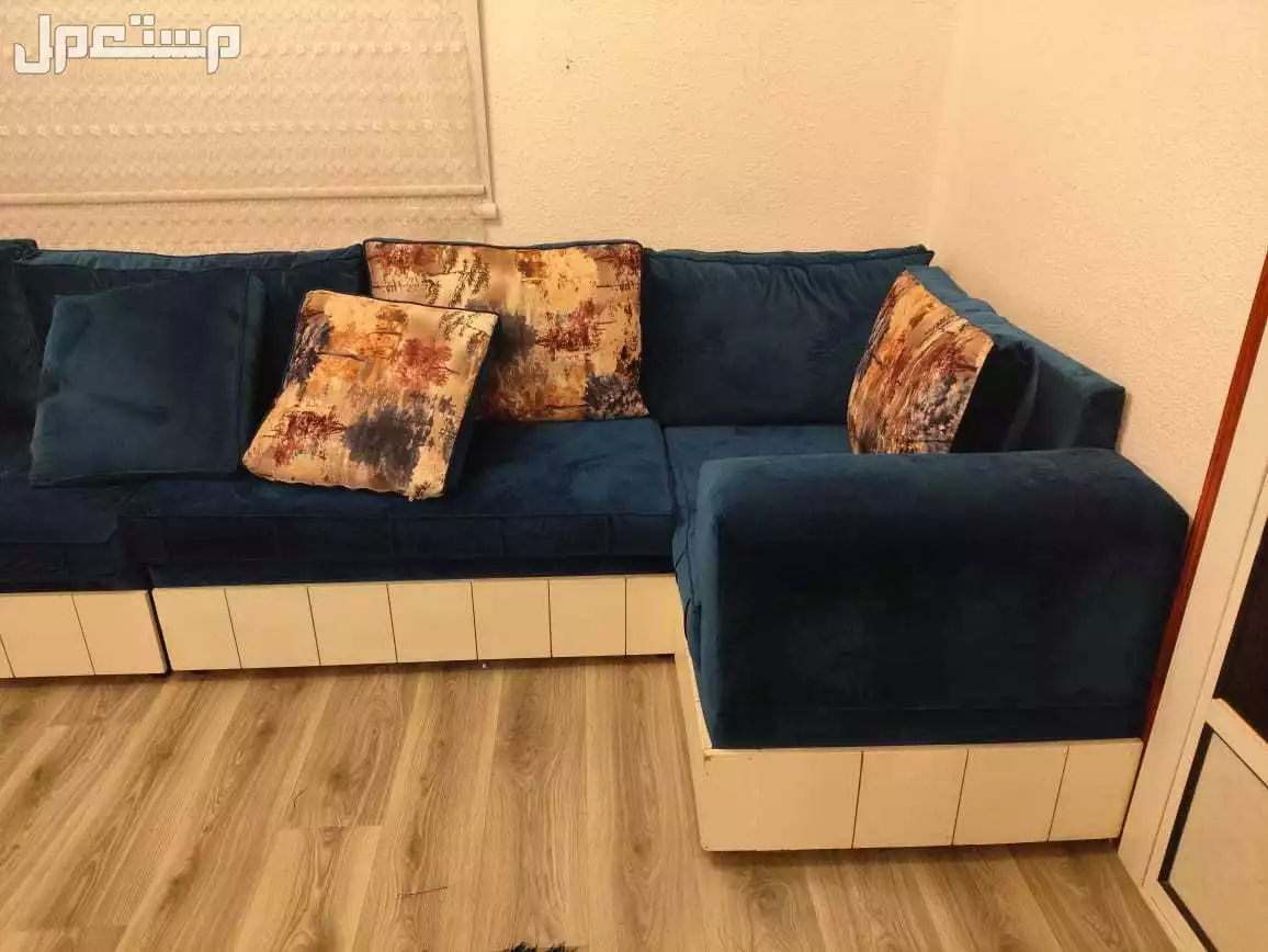 تفصيل كنب جمع الموديلات موجود تنجيد إسفنج ظهر وكنب تفصيل باطرمه موجود دهانه كلاسيكي موجود ستائر امريكي موجد ستائر سحب وايفي لاستفسار للتواصل اتصال