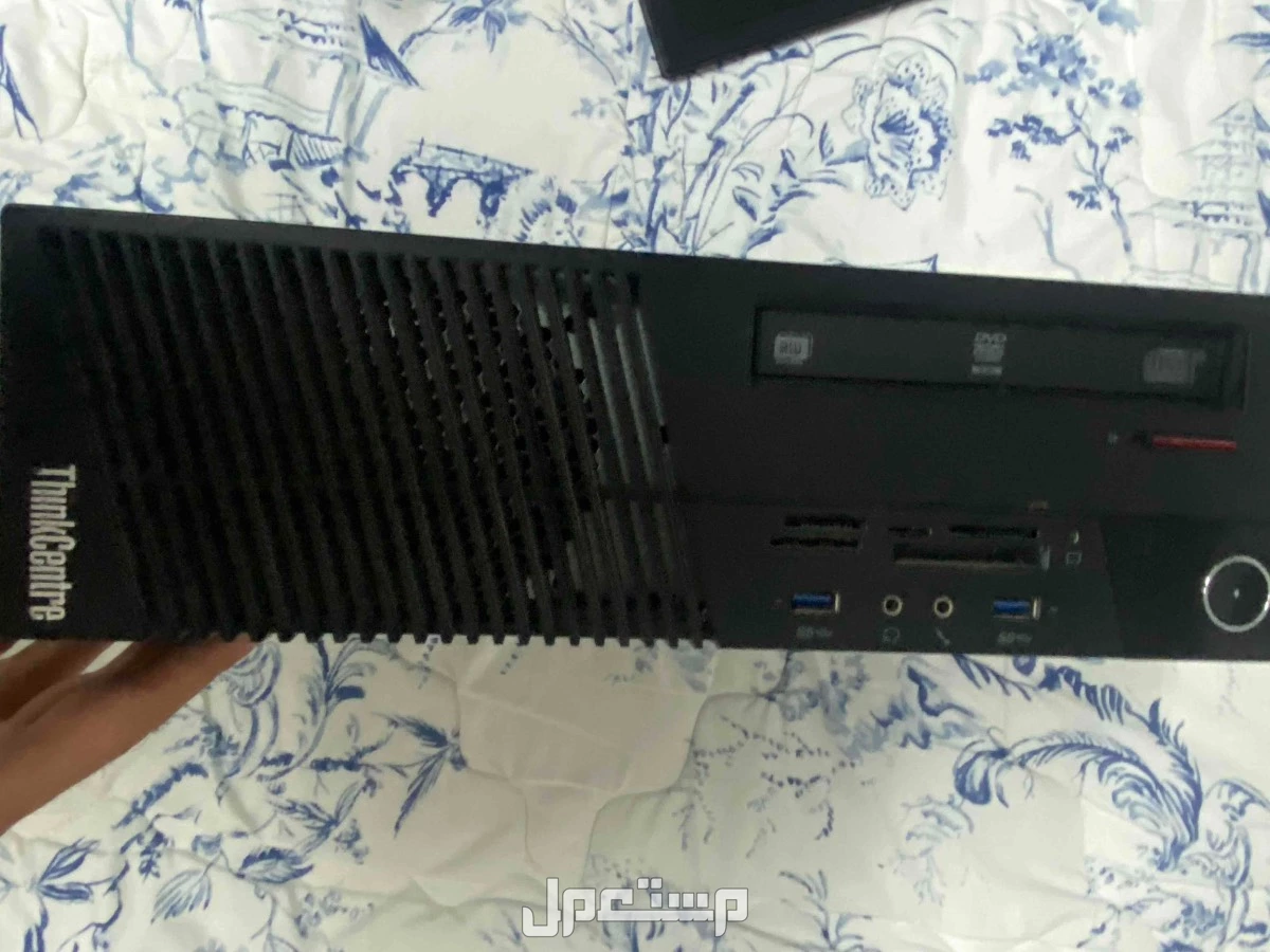 كمبيوتر مع شاشتين للبيع في الدمام