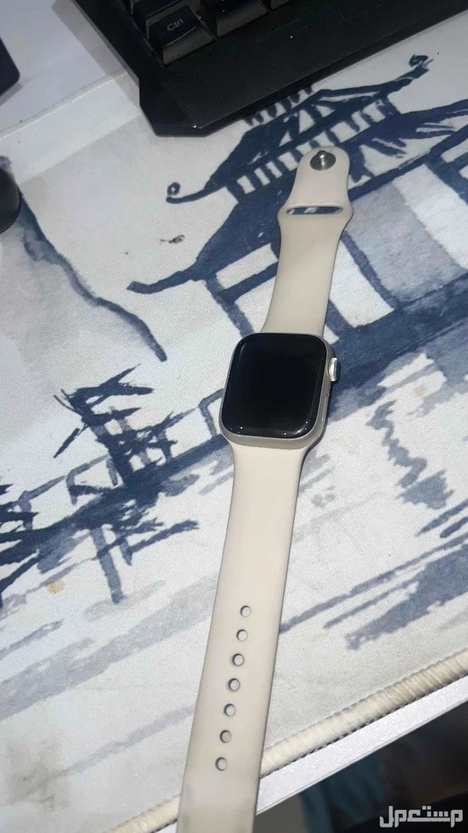 للبيع ساعه ابل واتش 8 على السوم