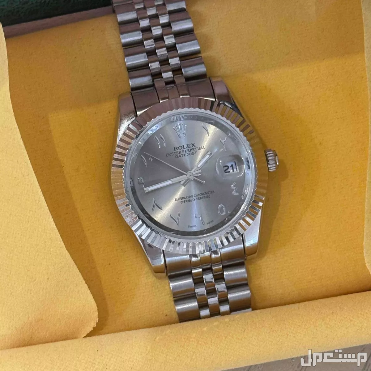 ساعة رولكس لون فضي ارقام عربي  في أبهــــا بسعر 200 ريال سعودي
