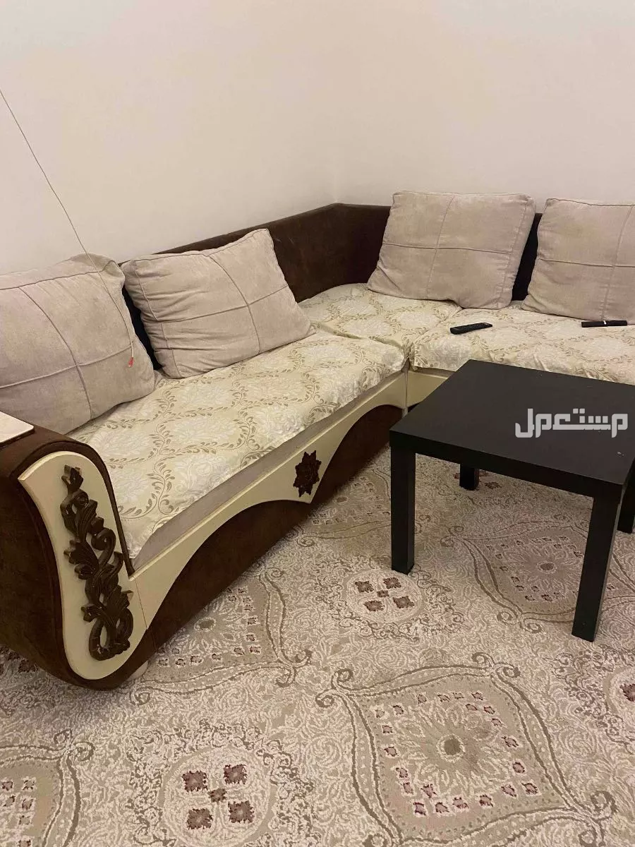 اغراض اثاث مستعمل حاله جيده  للبيع