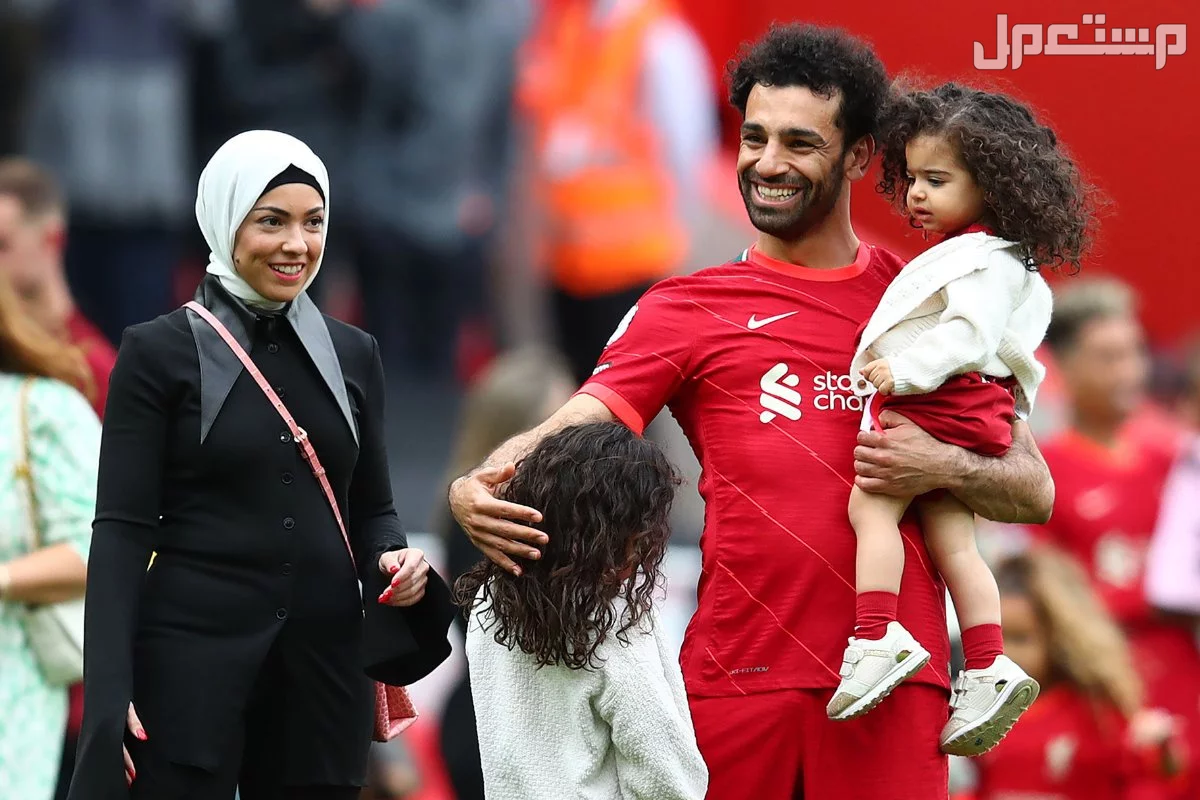 كم تبلغ ثروة محمد صلاح؟ وأين ينفقها محمد صلاح وعائلته