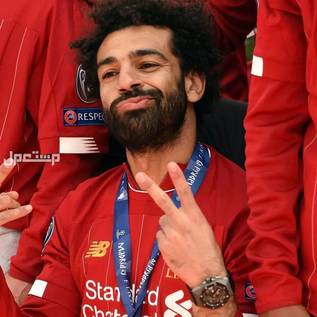كم تبلغ ثروة محمد صلاح؟ وأين ينفقها مو صلاح وسط فريقه
