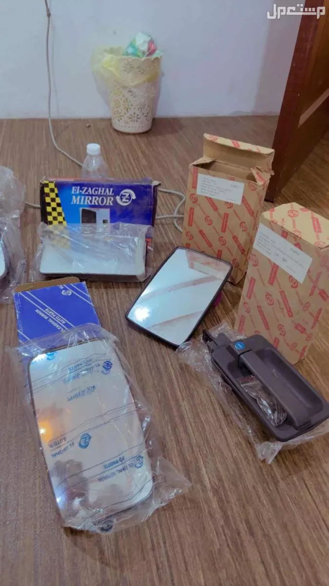 يوجد لدي قطع غيار لشاحنات مرسيدس بجميع الموديلات
