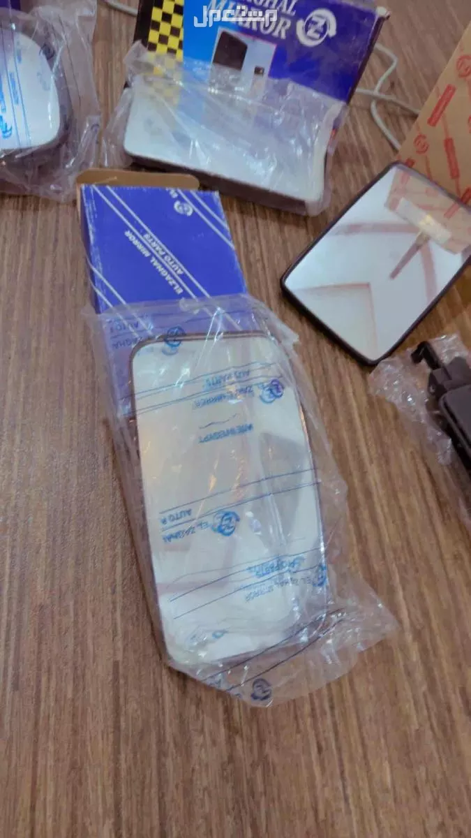 يوجد لدي قطع غيار لشاحنات مرسيدس بجميع الموديلات