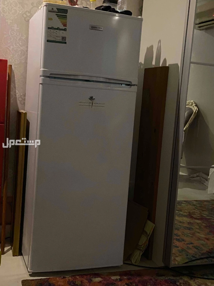 ثلاجة شبه جديده في جدة بسعر 600 ريال سعودي