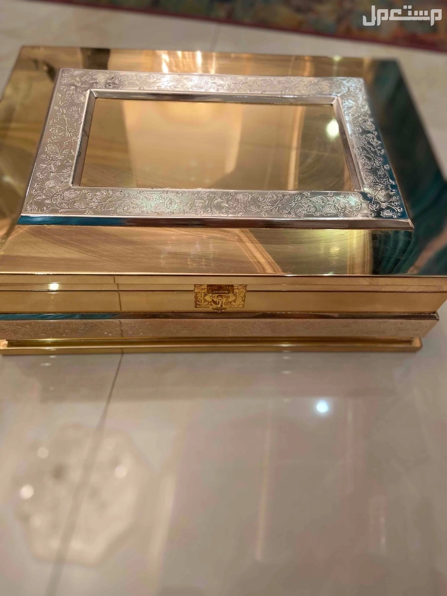 صندوق تقديم الشبكة فاخر  في جدة بسعر 300 ريال سعودي