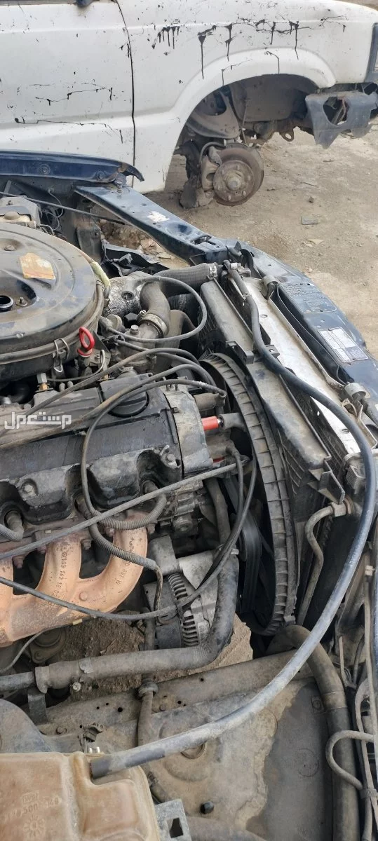 في خميس مشيط بسعر 33 ريال سعودي لدينر ماء بنز 126هوايه