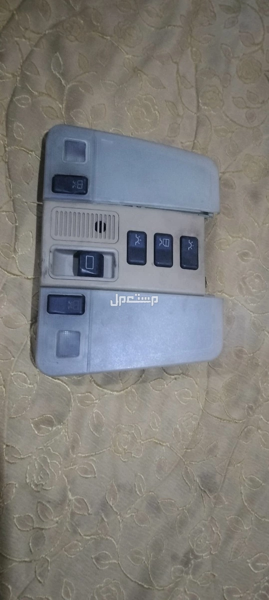 في خميس مشيط بسعر 33 ريال سعودي لمبت صقف شبح رصاصي