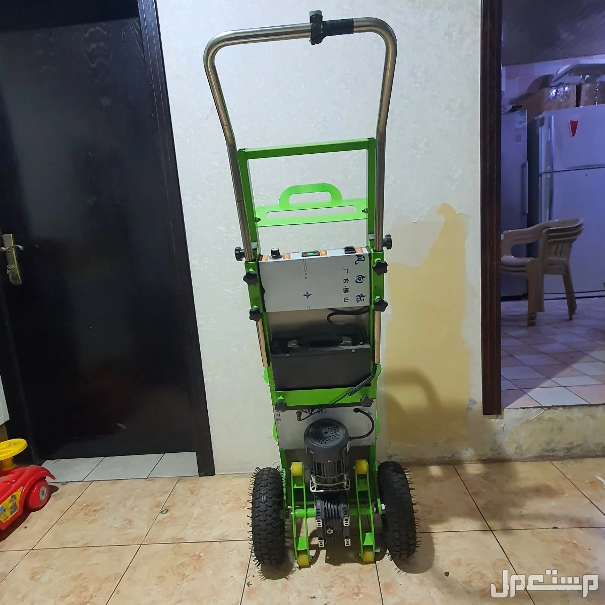 عربة تسلق السلالم الكهربائية في القطيف بسعر 8500 ريال سعودي
