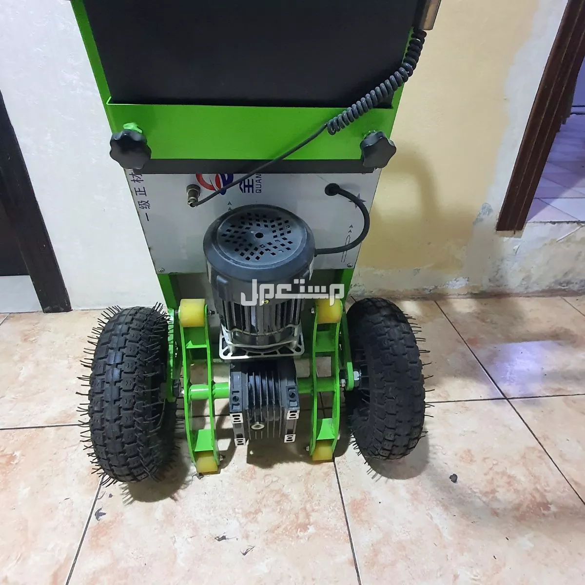 عربة تسلق السلالم الكهربائية في القطيف بسعر 8500 ريال سعودي