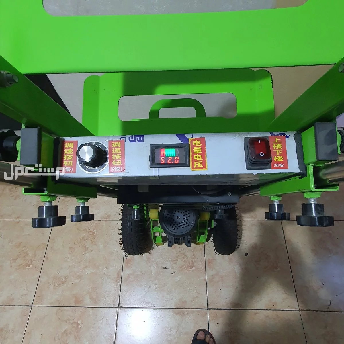 عربة تسلق السلالم الكهربائية في القطيف بسعر 8500 ريال سعودي