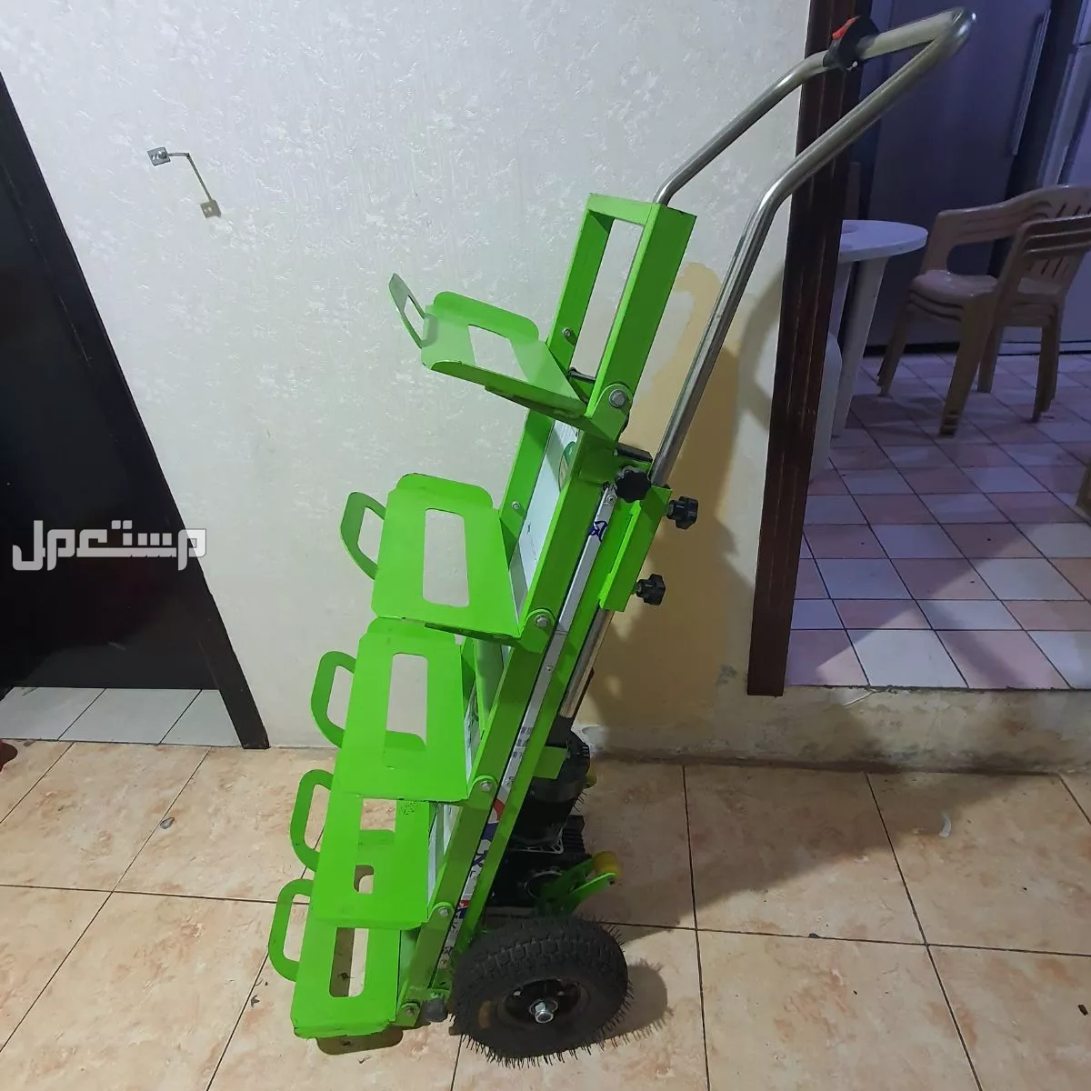 عربة تسلق السلالم الكهربائية في القطيف بسعر 8500 ريال سعودي