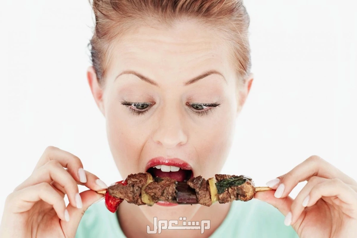 ما تفسير أكل اللحم في المنام للرجل والمرأة وأهم دلالاته؟ تفسير أكل اللحم في المنام للمرأة