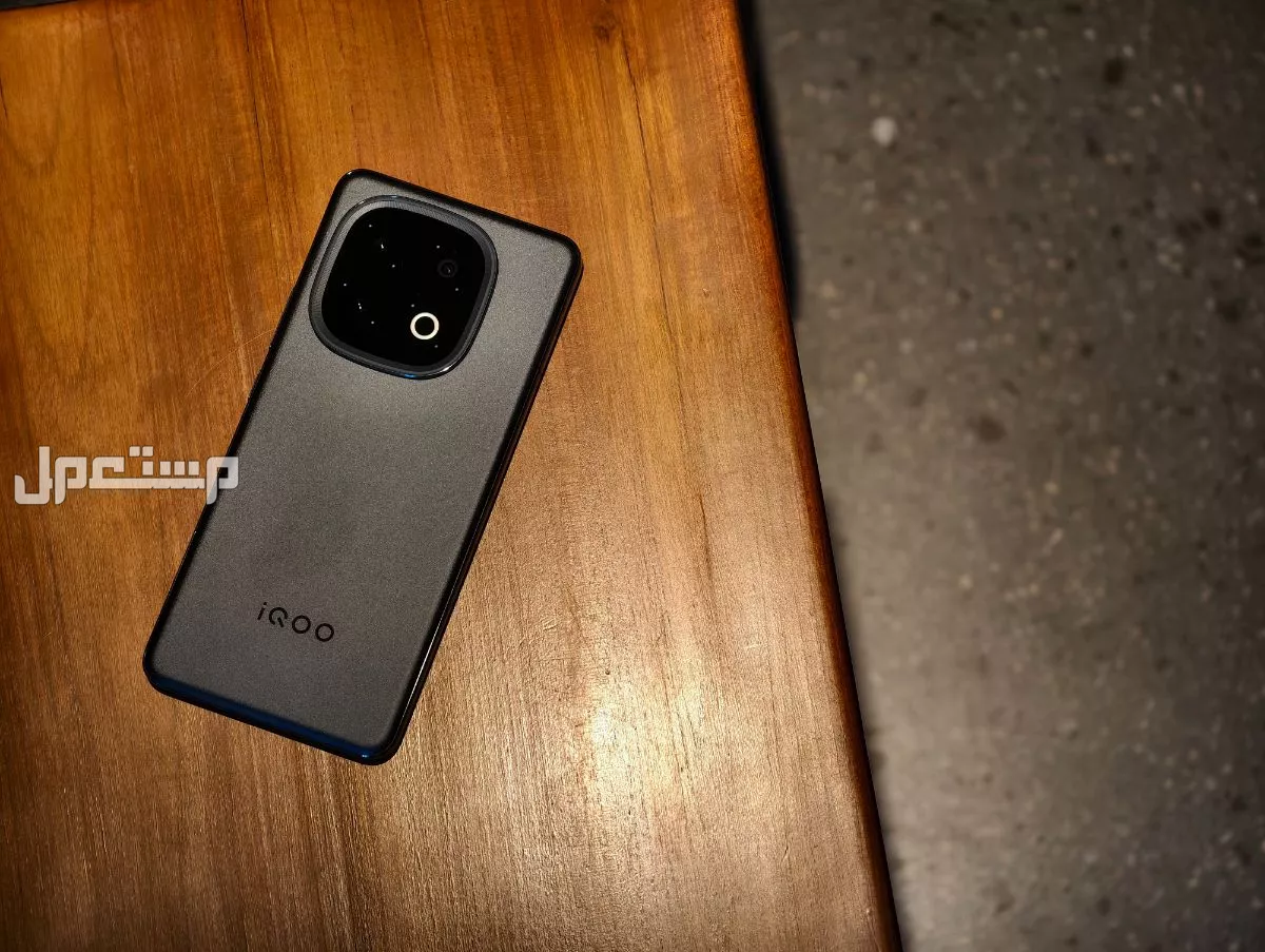 مواصفات وسعر هاتف فيفو iQOO 13 مع المميزات والعيوب vivo iQOO 13