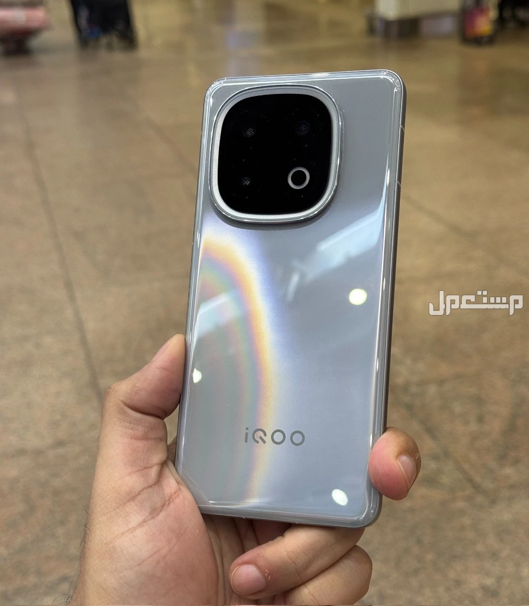 مواصفات وسعر هاتف فيفو iQOO 13 مع المميزات والعيوب هاتف فيفو iQOO 13